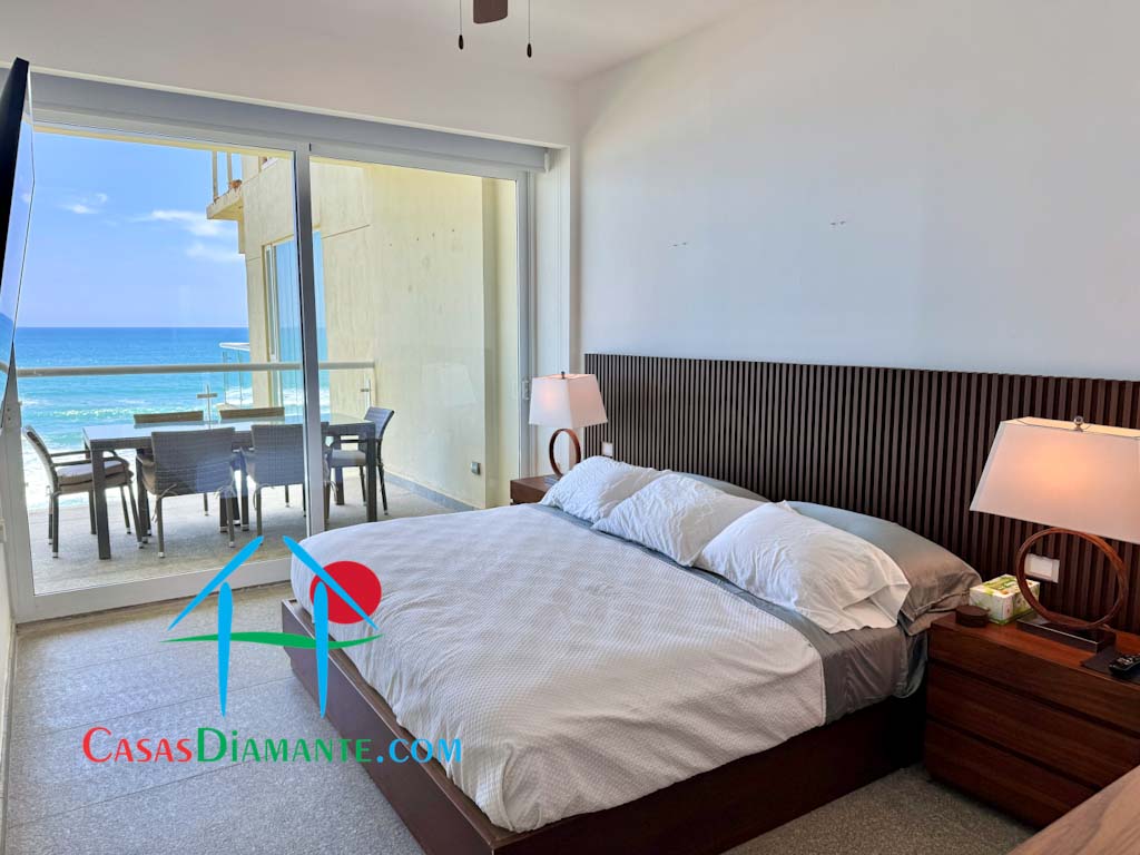 Ocean Front 506 - Recámara principal 1